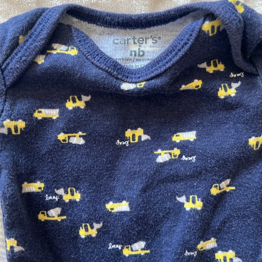 Carter’s 2pc bundle Newborn - Picture 3 of 3